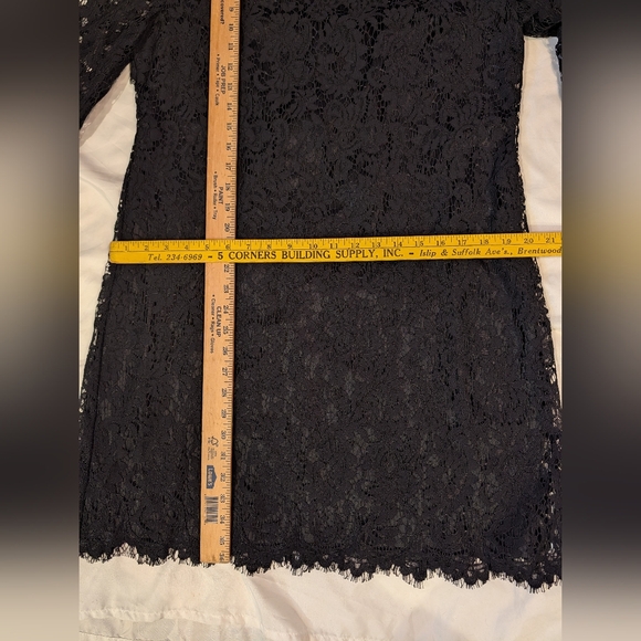 Dressy NWT Cache Sz L Black Lace Dress with Feather Cuffs - Picture 15 of 16